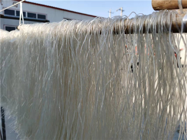 仿手工紅薯粉條機生產線是怎樣加工粉條的?漏瓢環節有哪些講究? 仿手工紅薯粉條機生產線是怎樣加工粉條的?漏瓢環節有哪些講究?